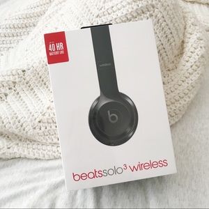 NWT Beats by Dre solo3 wireless